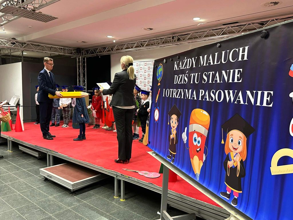 Pasowanie uczniów klasy I