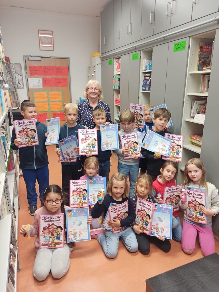 Pasowanie na czytelnika uczniów klas 1