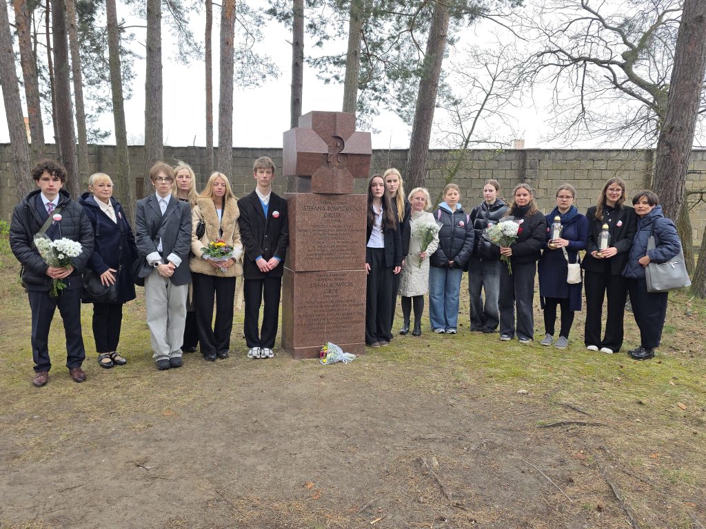 Udział społeczności szkolnej w obchodach 81. rocznicy wyzwolenia obozu Sachsenhausen